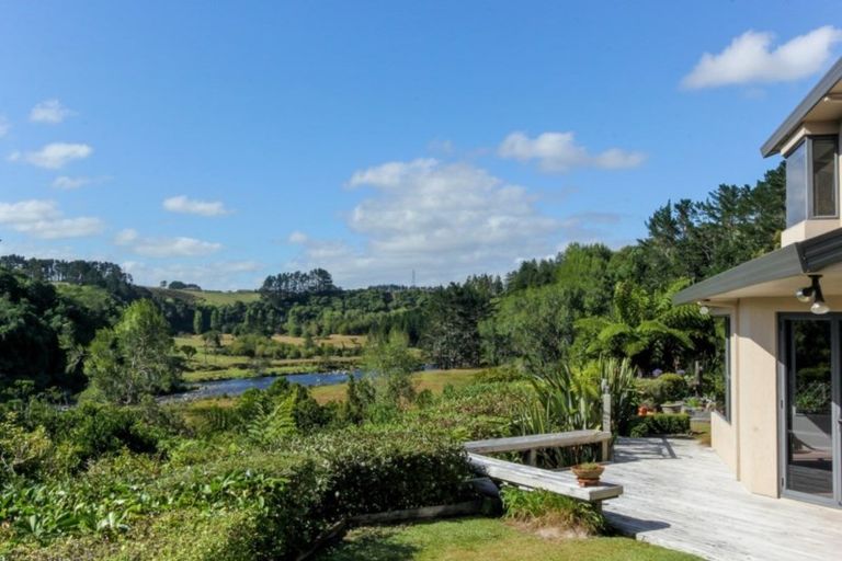 Photo of property in 371b Mangorei Road, Merrilands, New Plymouth, 4312