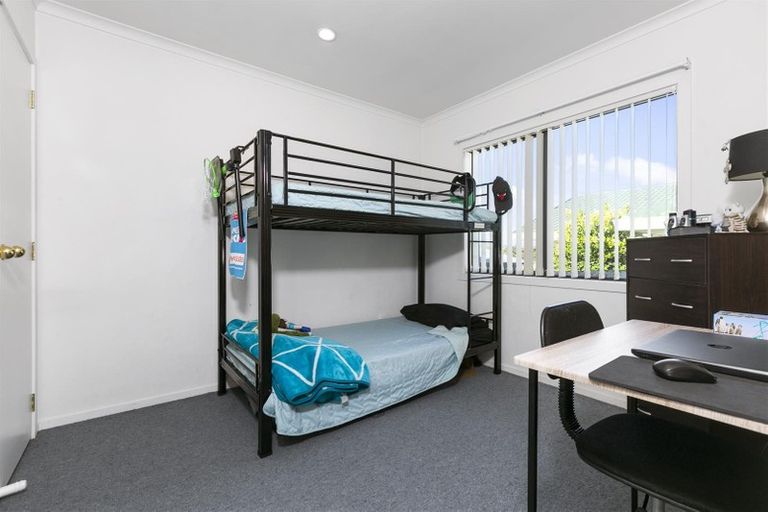 Photo of property in 37 Heathglen Place, Bayview, Auckland, 0629
