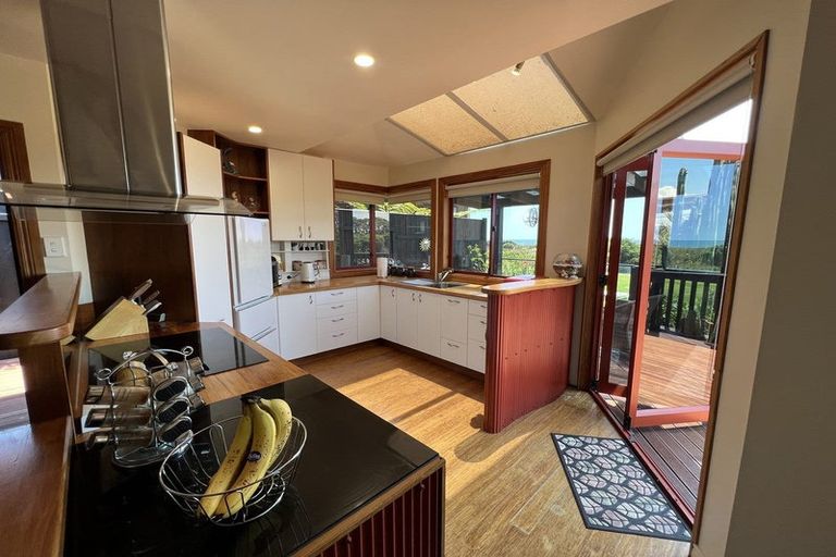 Photo of property in 6 Battiscombe Terrace, Waitara, 4320