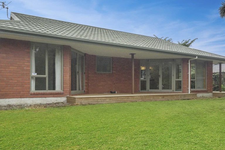 Photo of property in 122 Halswell Junction Road, Halswell, Christchurch, 8025