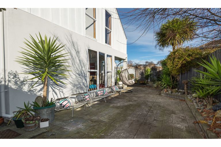 Photo of property in 1a Dulles Place, Papanui, Christchurch, 8053
