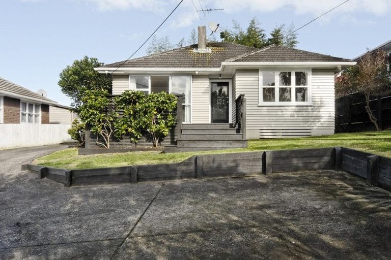 Photo of property in 17 Sheridan Drive, New Lynn, Auckland, 0600