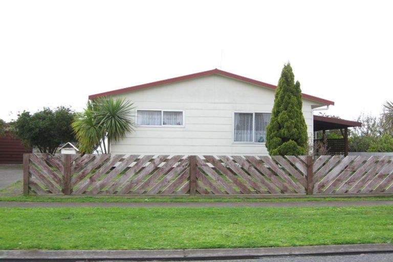 Photo of property in 64 Hume Street, Waitara, 4320