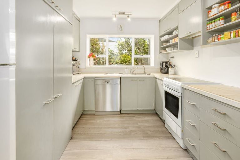 Photo of property in 5 Redwood Close, Paraparaumu, 5032