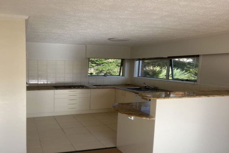 Photo of property in 1/36 Saddleback Rise, Murrays Bay, Auckland, 0630