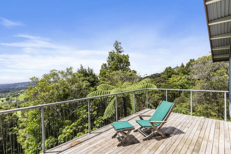 Photo of property in 318 Forest Road, Waiatarua, Auckland, 0612