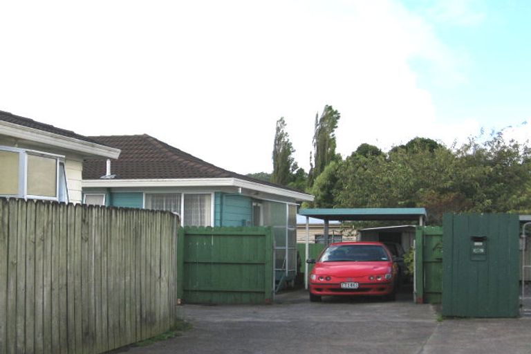 Photo of property in 1/24 Karepo Crescent, Ranui, Auckland, 0612
