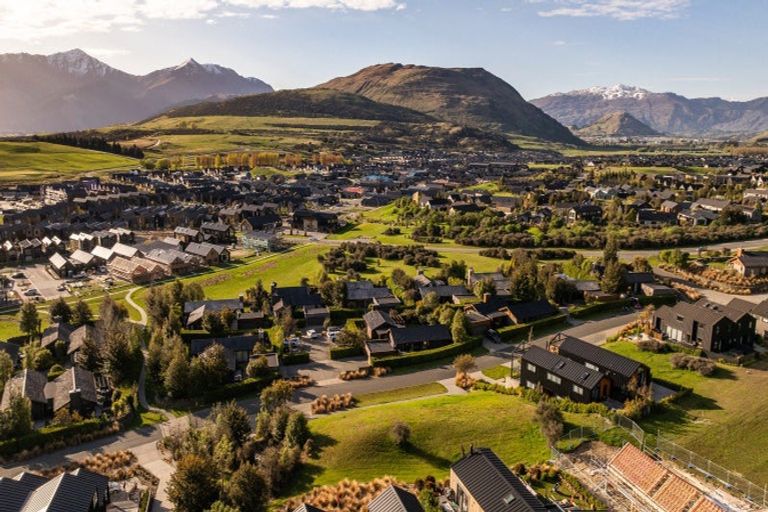 Photo of property in 11 Rannoch Drive, Jacks Point, Queenstown, 9371