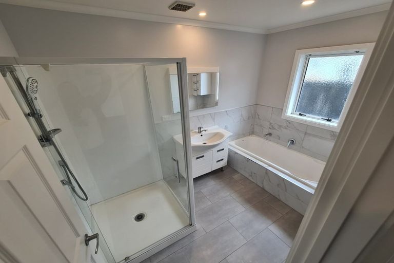 Photo of property in 18 Queens Park Crescent, Frankton, Hamilton, 3204