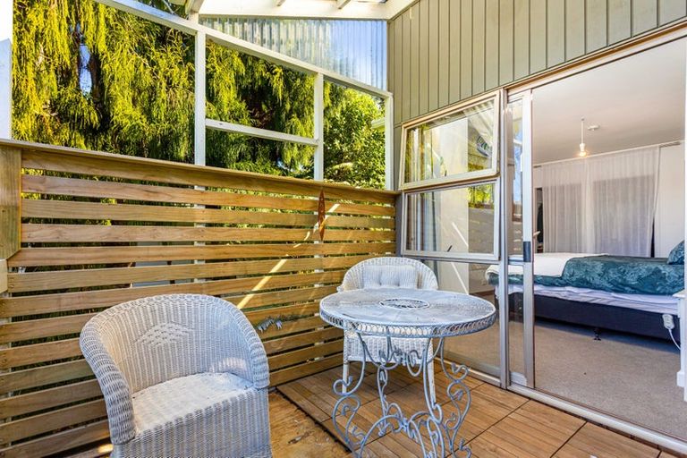 Photo of property in 83 Wood Bay Road, Titirangi, Auckland, 0604