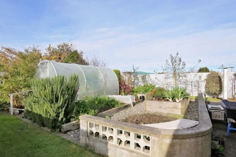 Photo of property in 46 Kilmarnock Street, Wallacetown, 9816