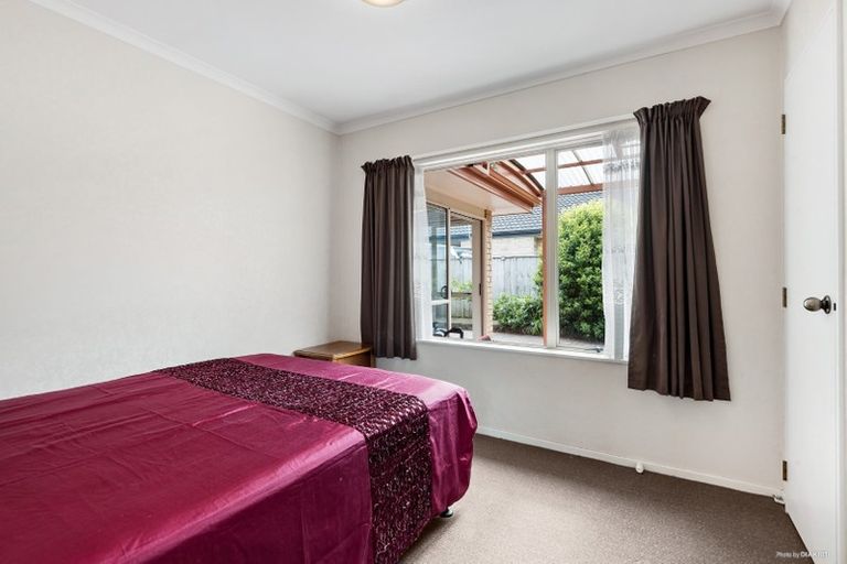 Photo of property in 66 Sandwick Drive, Weymouth, Auckland, 2103