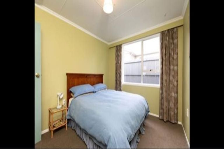 Photo of property in 7 Peace Avenue, Moturoa, New Plymouth, 4310