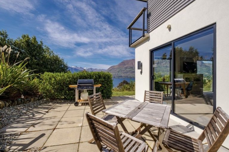 Photo of property in 40 Dart Place, Fernhill, Queenstown, 9300