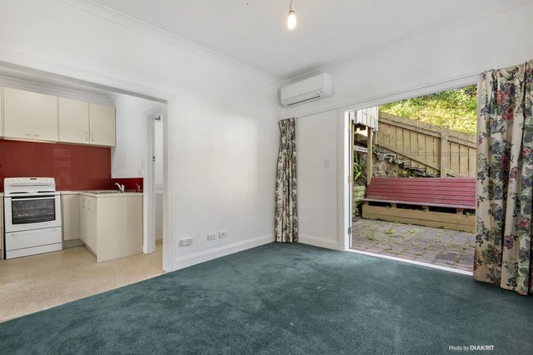 Photo of property in 3a Linwood Way, Island Bay, Wellington, 6023