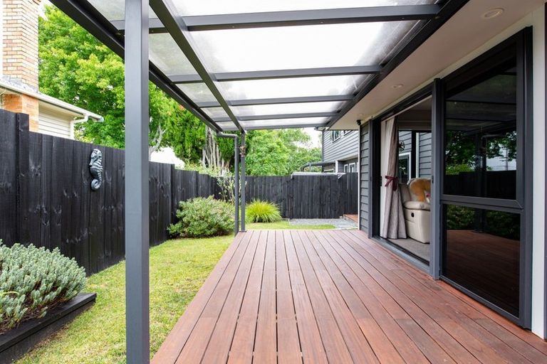 Photo of property in 2/11 Masters Avenue, Hillcrest, Hamilton, 3216