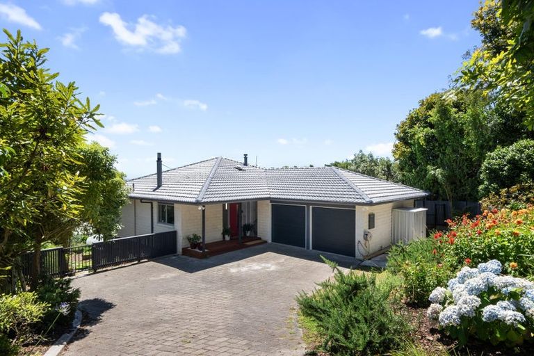 Photo of property in 64 Kotare Street, Waikanae, 5036