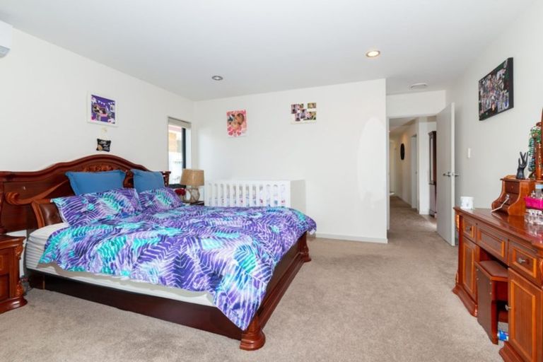 Photo of property in 16a Waione Avenue, Te Atatu Peninsula, Auckland, 0610
