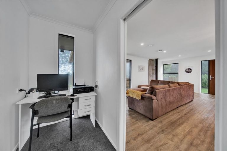 Photo of property in 216 Upland Road, Tarurutangi, New Plymouth, 4372