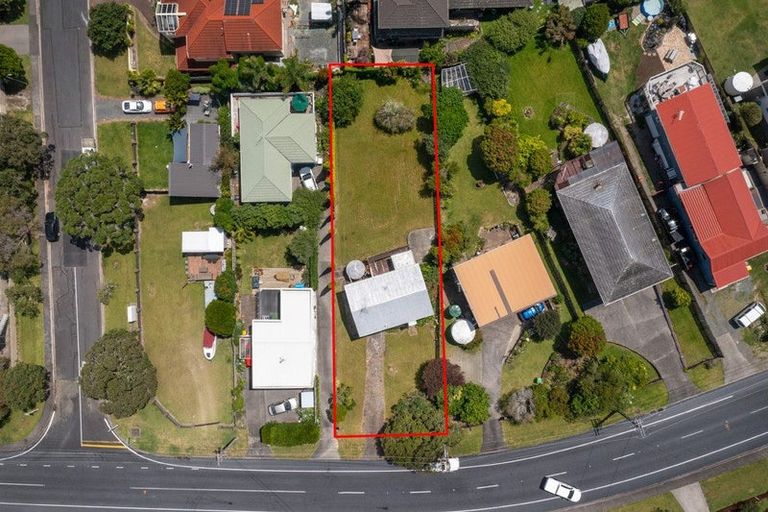 Photo of property in 1292 Whangaparaoa Road, Army Bay, Whangaparaoa, 0930