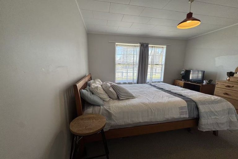 Photo of property in 959a Beach Road, Torbay, Auckland, 0630