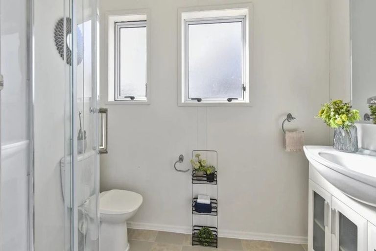 Photo of property in 18 Marybeth Place, Rosehill, Papakura, 2113