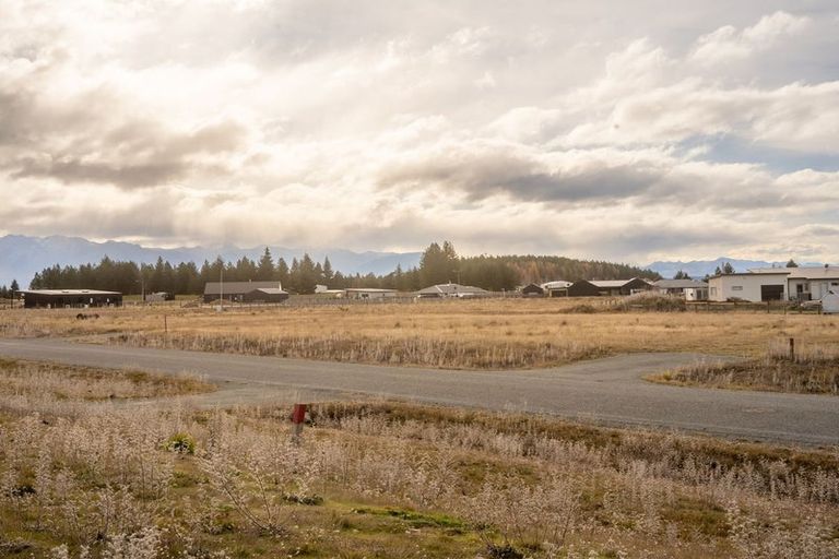 Photo of property in 15 Tussock Crescent, Twizel, 7901