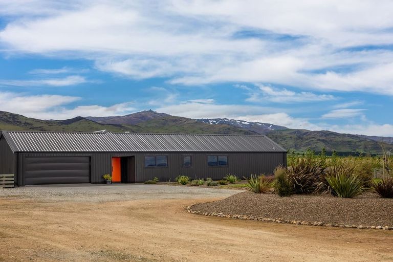 Photo of property in 39 Kordia Way, Waikerikeri, Alexandra, 9391