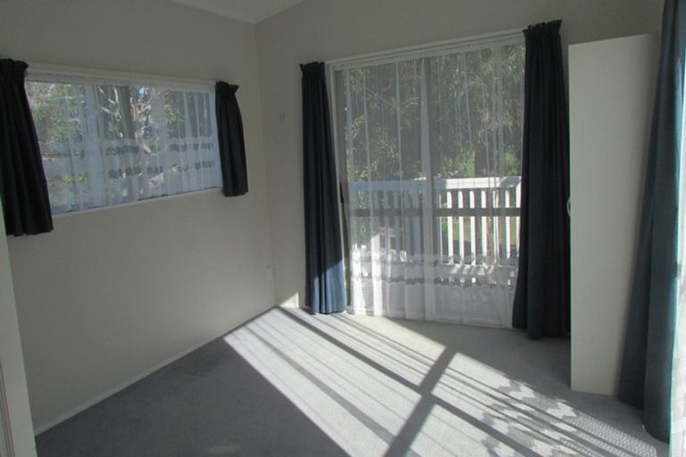 Photo of property in 14 Stottholm Road, Titirangi, Auckland, 0604