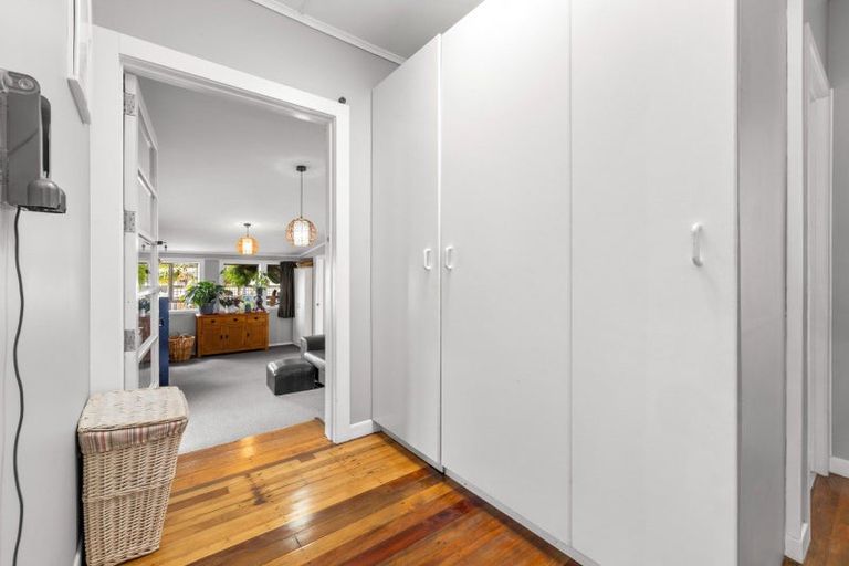 Photo of property in 38 Pipiroa Road, Ngatea, 3503