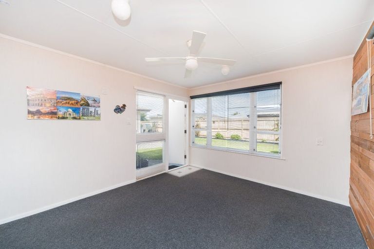 Photo of property in 28 Karamea Crescent, Kelvin Grove, Palmerston North, 4414