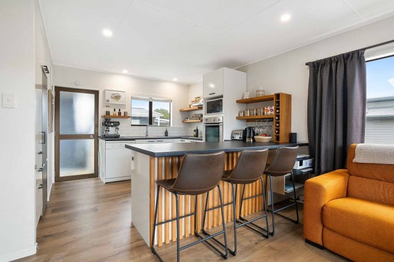 Photo of property in 122a Mayfair Avenue, Whangamata, 3620