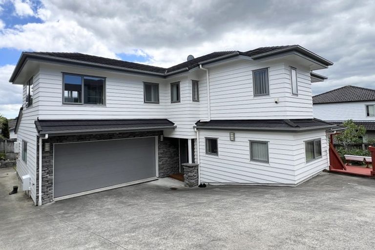 Photo of property in 22 Mulroy Place, Pinehill, Auckland, 0632