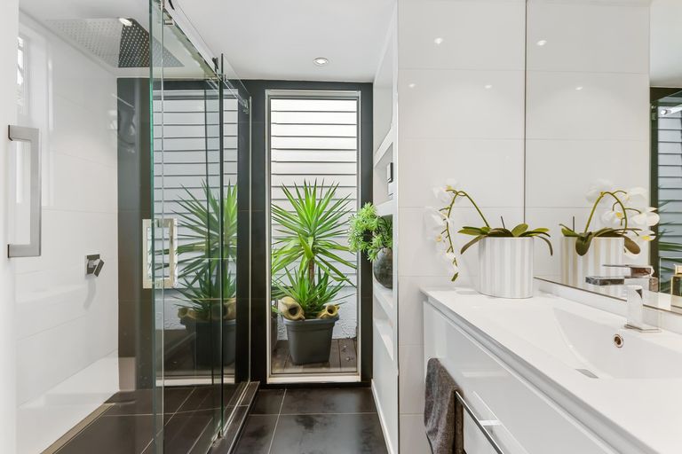 Photo of property in 1 Luke Place, Otara, Auckland, 2023