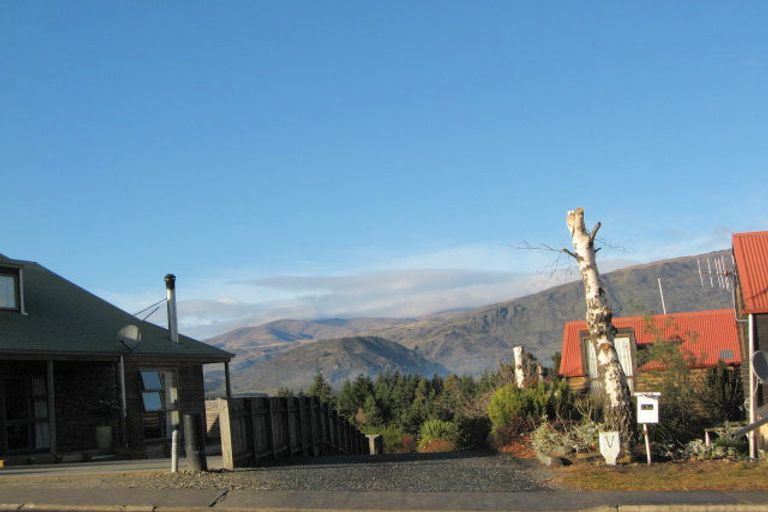 Photo of property in 20 Mount Iron Drive, Wanaka, 9305