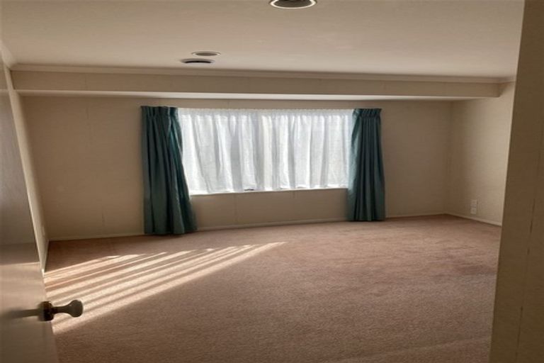 Photo of property in 2/36 West Fairway, Golflands, Auckland, 2013