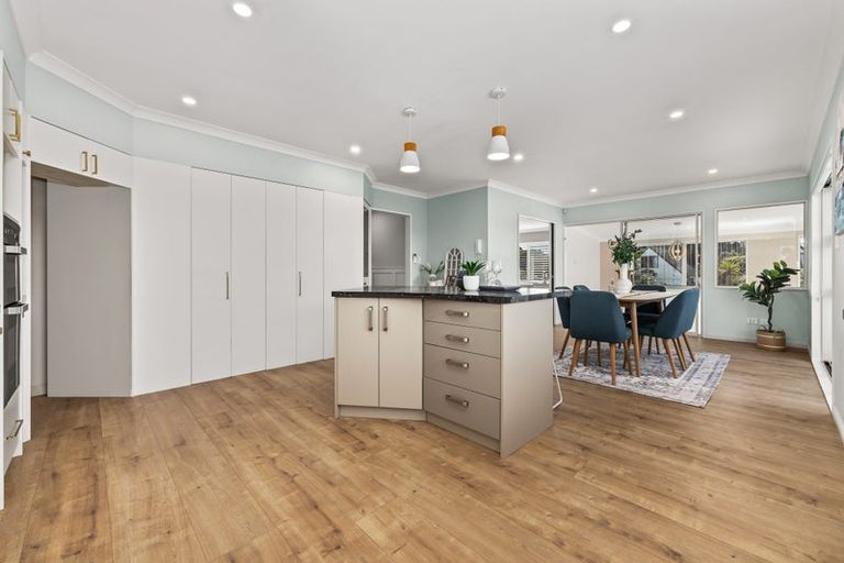 Photo of property in 6 Mahana Road, Paraparaumu Beach, Paraparaumu, 5032