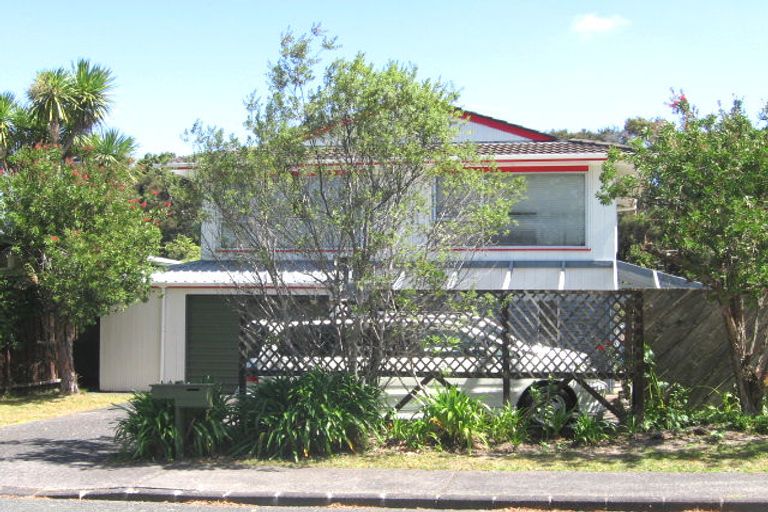 Photo of property in 25 Gladys Avenue, Glenfield, Auckland, 0629
