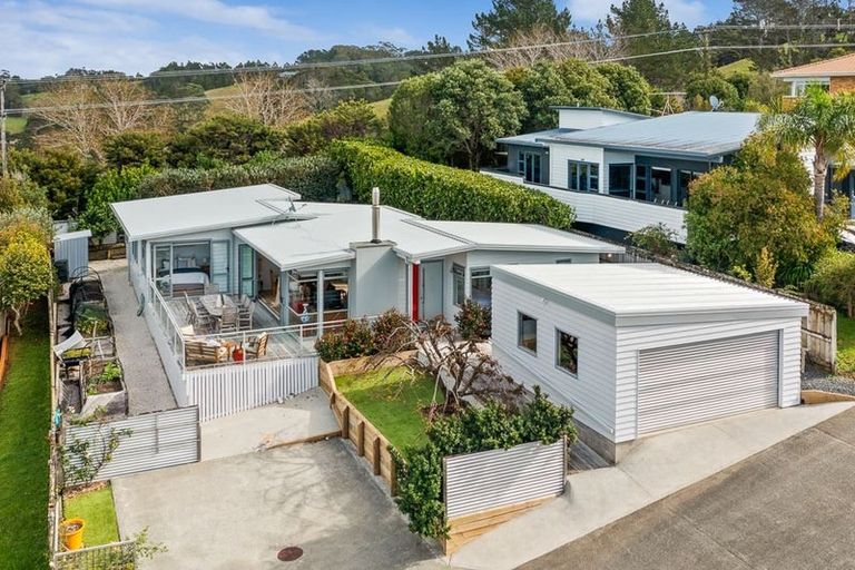 Photo of property in 23 Brampton Road, Snells Beach, 0920