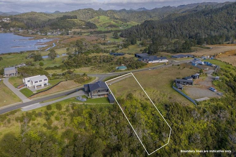 Photo of property in 18 Azimuth Road, Tairua, 3508
