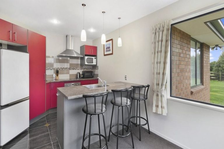 Photo of property in 9 Little Oaks Drive, Yaldhurst, Christchurch, 8042