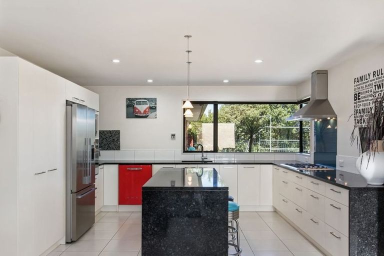 Photo of property in 10 Dunaverty Place, Broomfield, Christchurch, 8042