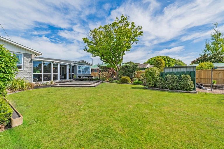 Photo of property in 140 Kendal Avenue, Burnside, Christchurch, 8053