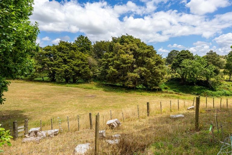 Photo of property in 196 Tomarata Valley Road, Wellsford, 0974