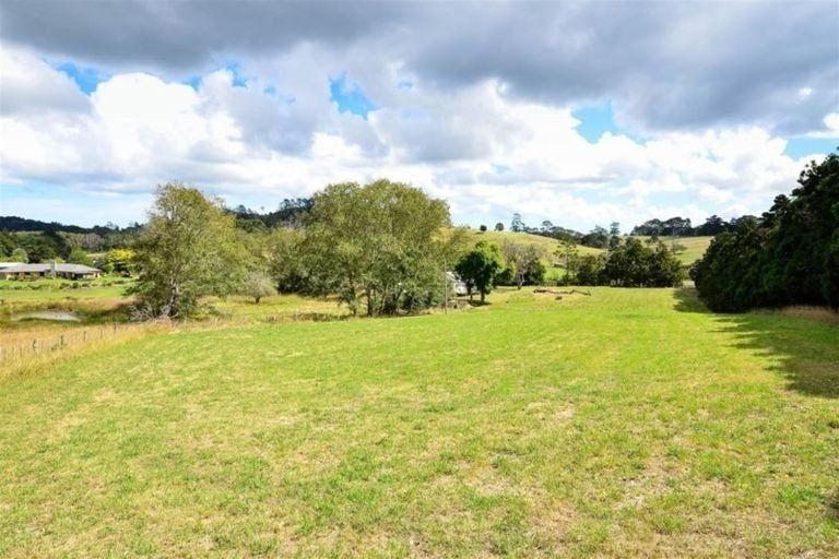 Photo of property in 113 Foster Road, Kumeu, 0891