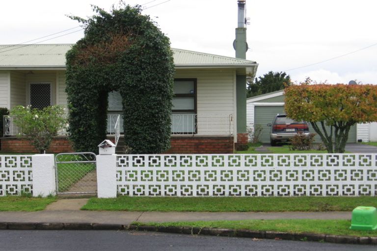 Photo of property in 55 Tiraumea Drive, Pakuranga, Auckland, 2010