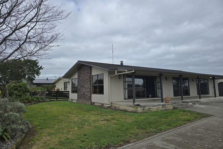 Photo of property in 15 Leeton Drive, Waipukurau, 4200