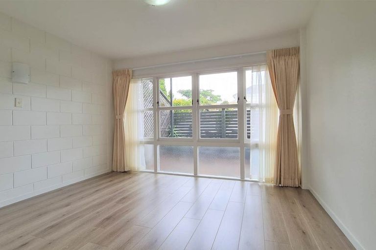 Photo of property in 5/11 Tawera Road, Greenlane, Auckland, 1051