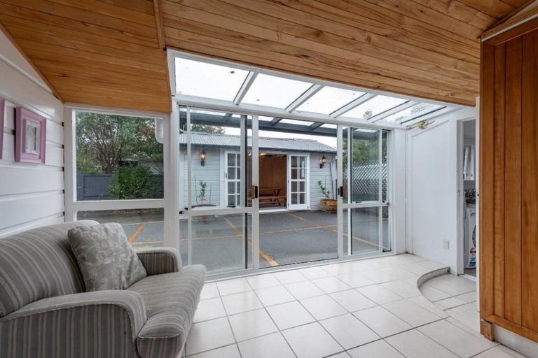 Photo of property in 28 Whites Line West, Woburn, Lower Hutt, 5010