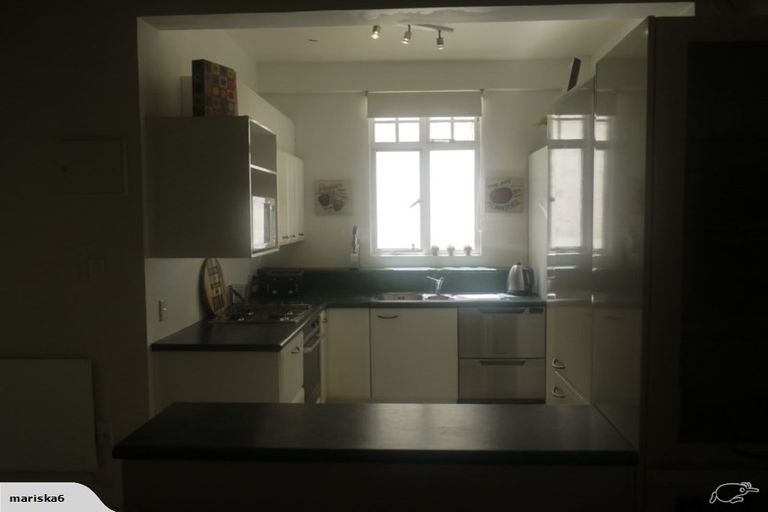 Photo of property in 1/154 Oriental Parade, Oriental Bay, Wellington, 6011